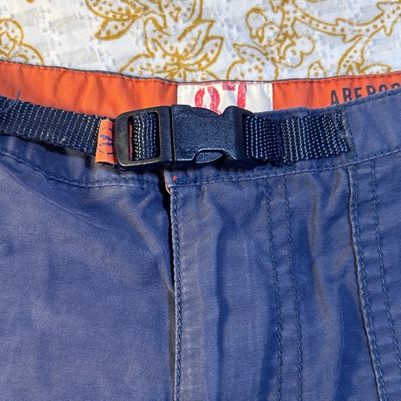 Abercrombie & Fitch Women's Navy Cargo Shorts - Picture 7 of 7